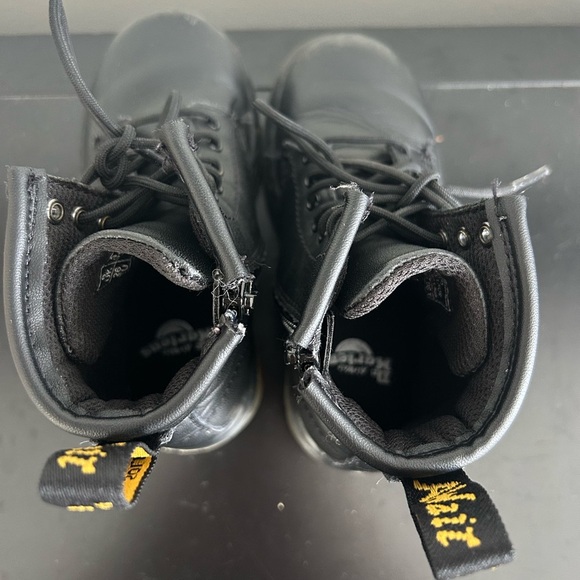 Dr. Martens Junior 1460 Softy T Leather Boots – Kids’ Size 9 US - Picture 3 of 7